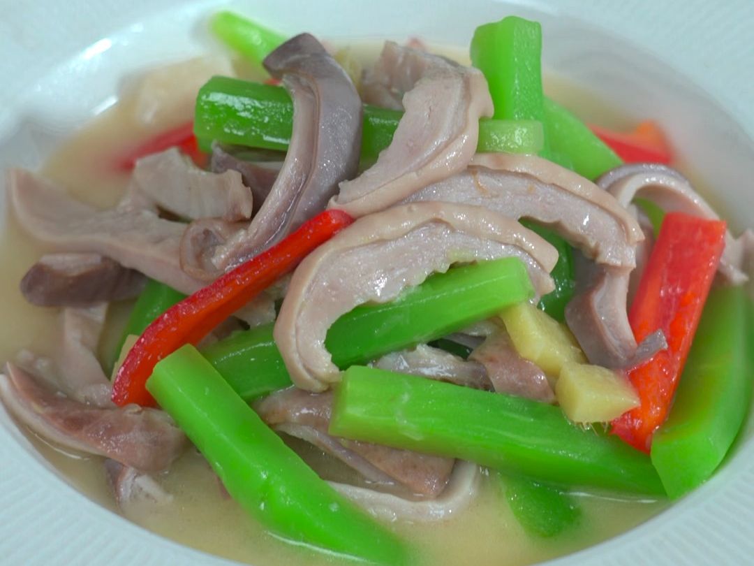 春季一定要吃一次莴笋烧猪肚,又香又好吃还有营养