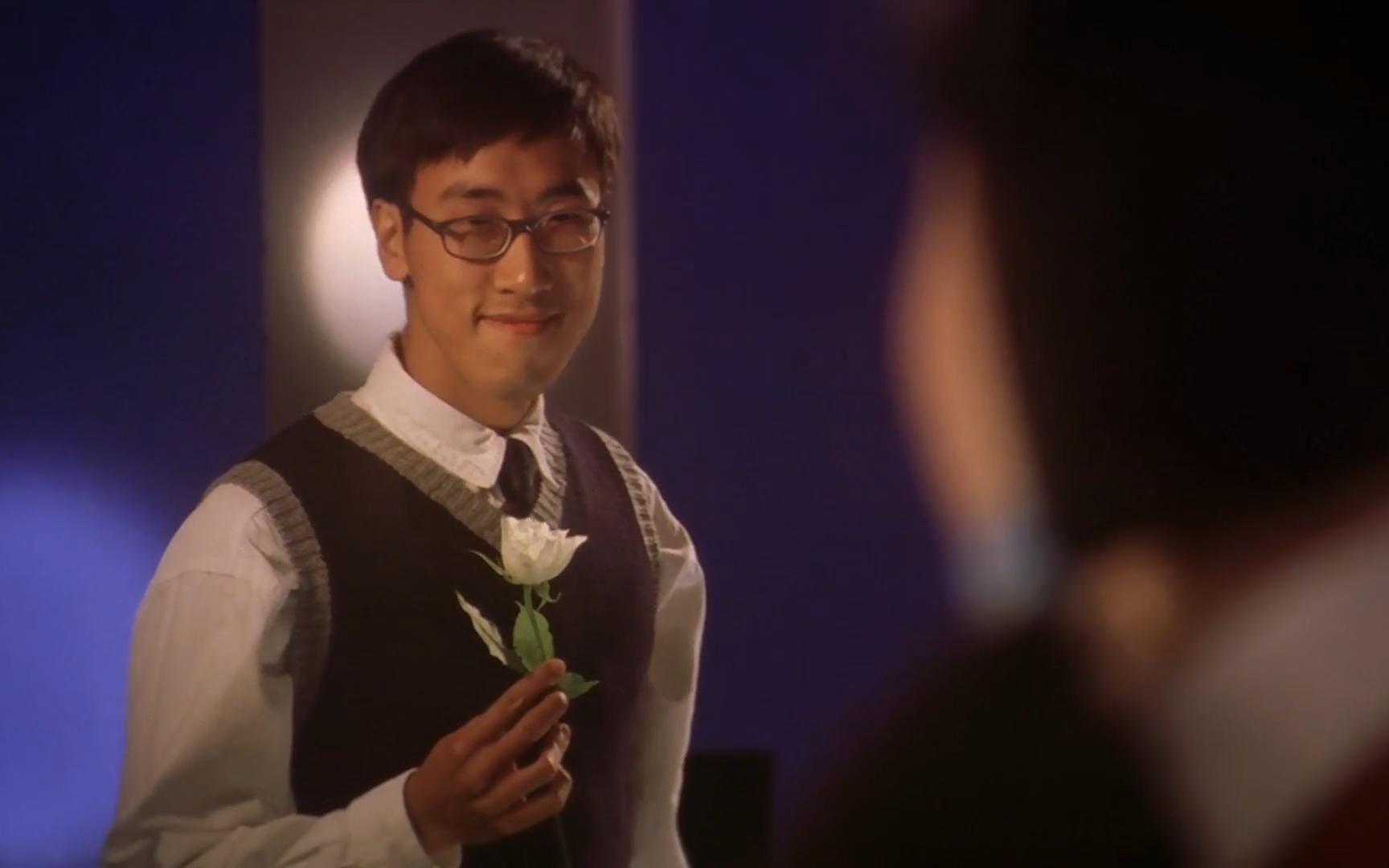 周星驰电影经典配角:这个败类不像演的——汽车维修员 绰号四眼仔