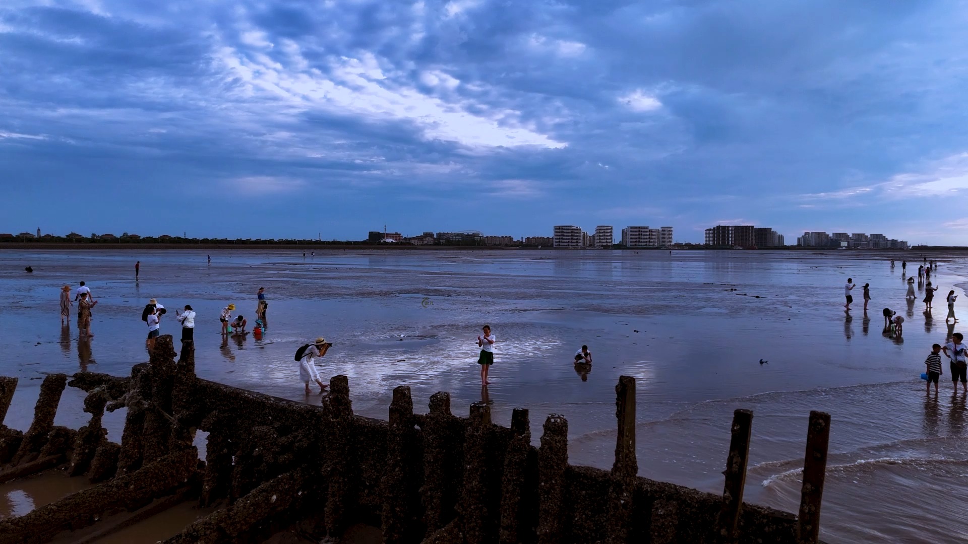 天空之境-8月1日海湾渔人码头正式开放,可下海滩望有幸被美拍.