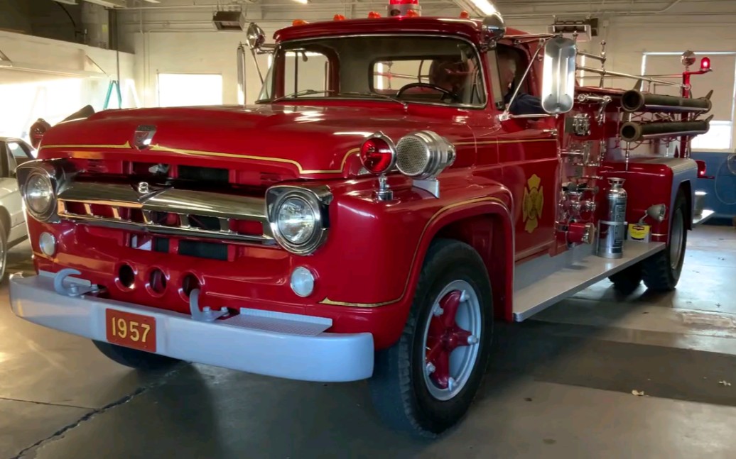【来自1957年的记忆】福特f800 消防皮卡作业车_哔哩哔哩 (゜-゜)つロ