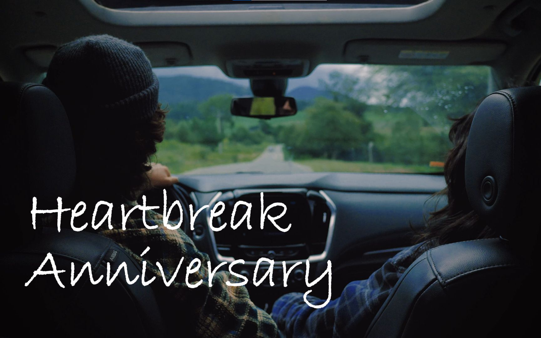 [图]【自制歌词版MV】Heartbreak Anniversary（中英双语）