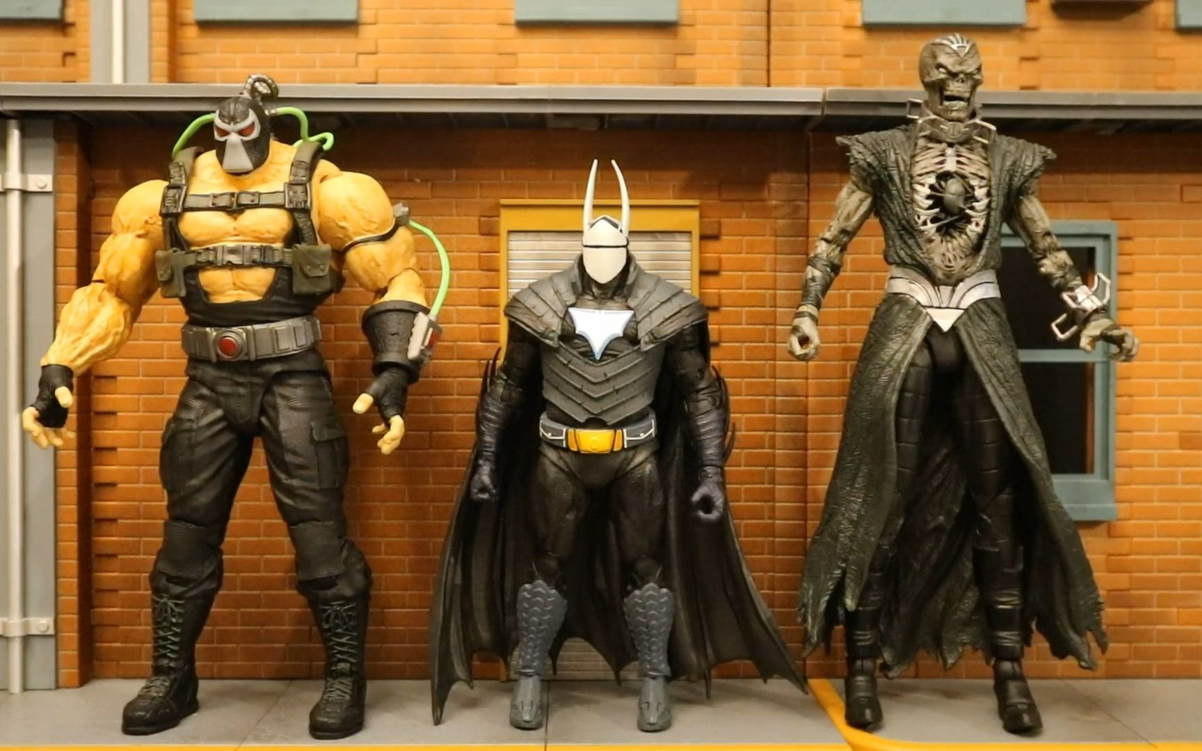 [图]McFarlane 麦克法兰<蝙蝠侠：地球最后的骑士>杜克·托马斯 The Signal Batman Dark Nights Metal