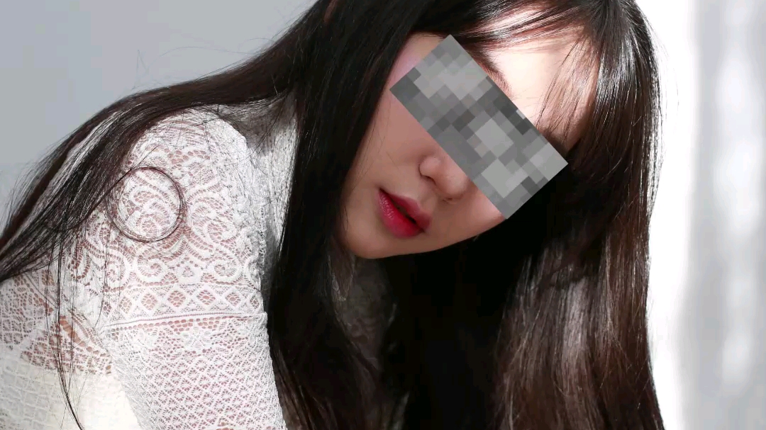 女大学生自曝网贷1万-为偶像-蔡徐坤充值头条.