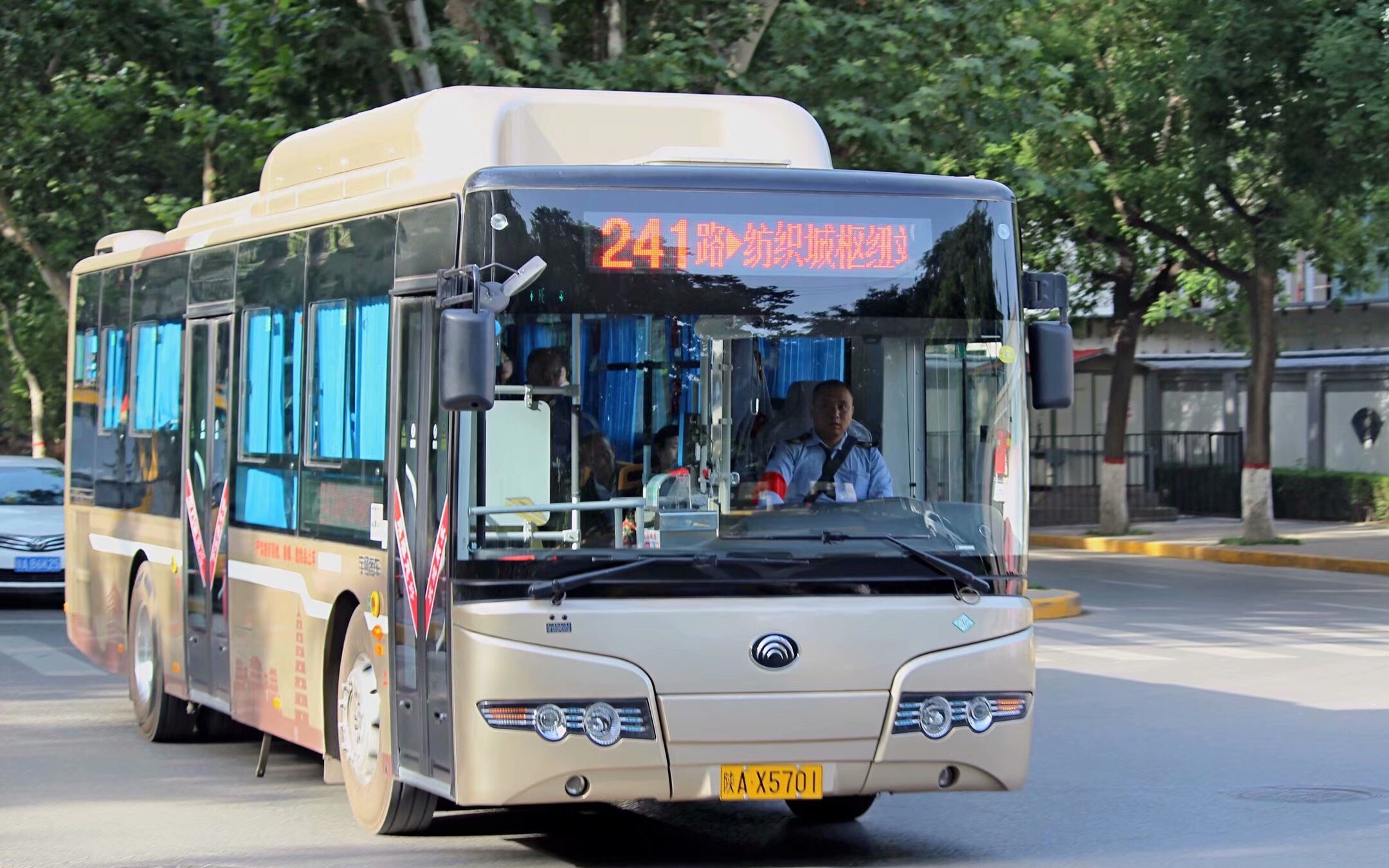 dfbus1西安公交241路思源学院向阳沟小区原速