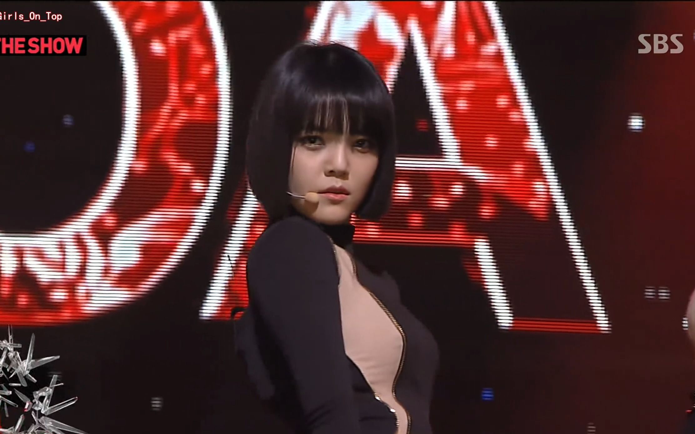 [图]天使团穿上超短裙！！AOA - 短裙（Miniskirt） 三代女团超清现场！！中字！！