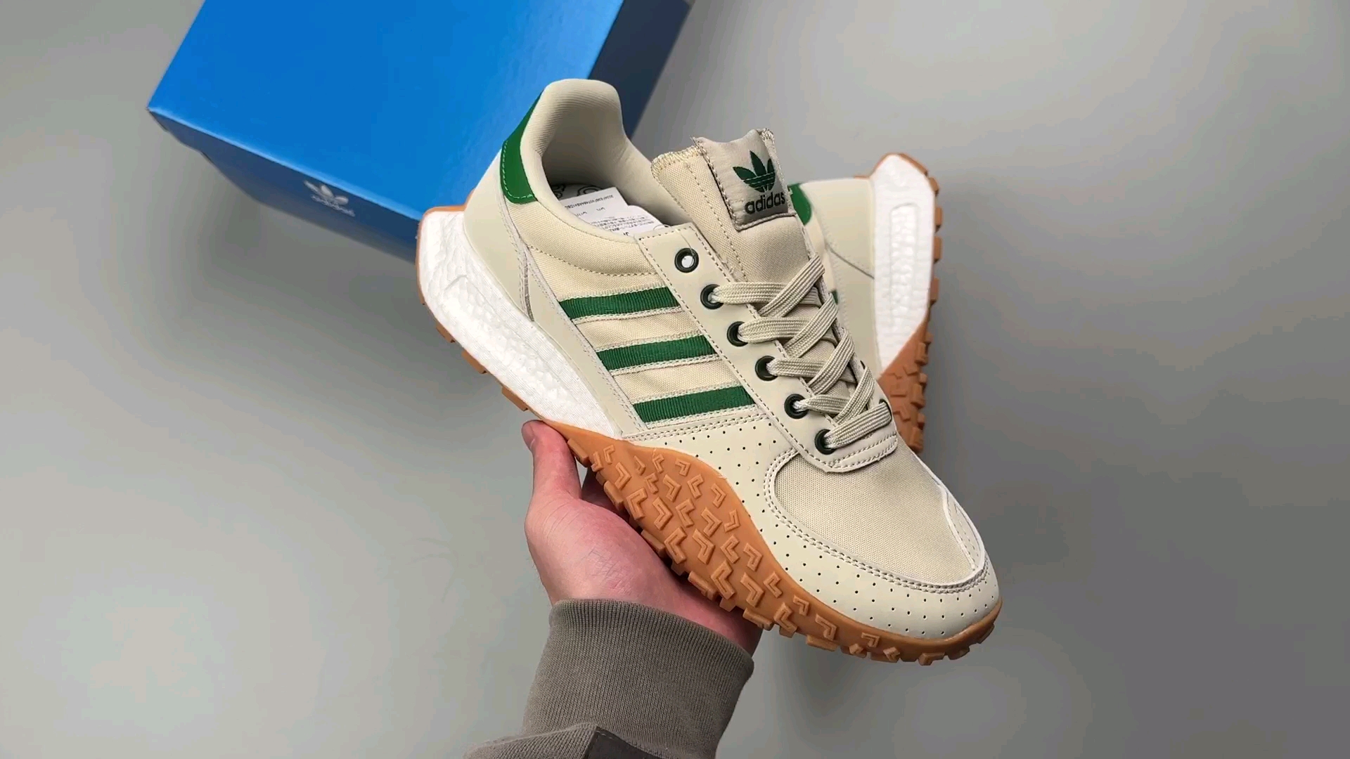 r.p 阿迪达斯爆米花跑鞋