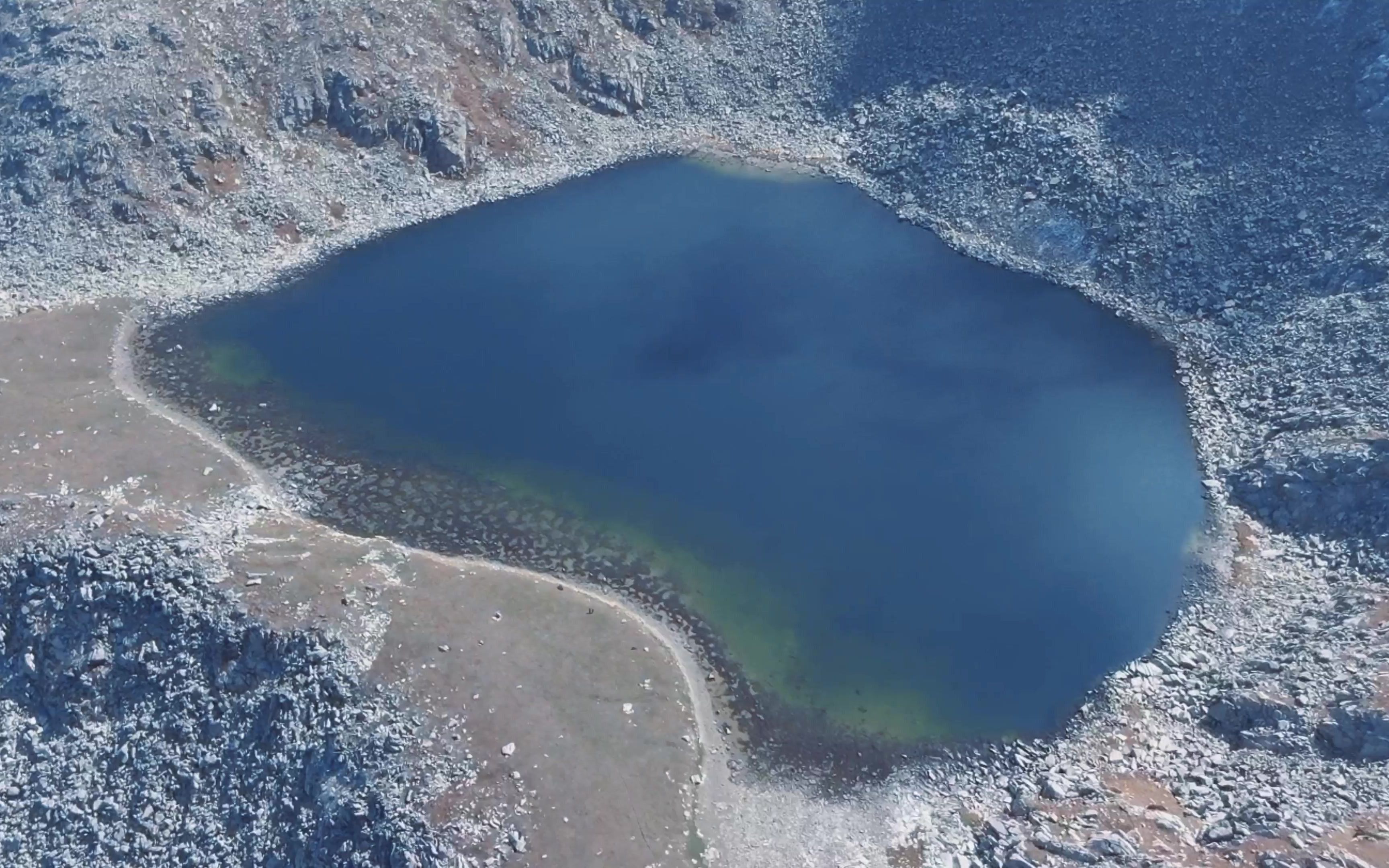 琼库什台高山湖