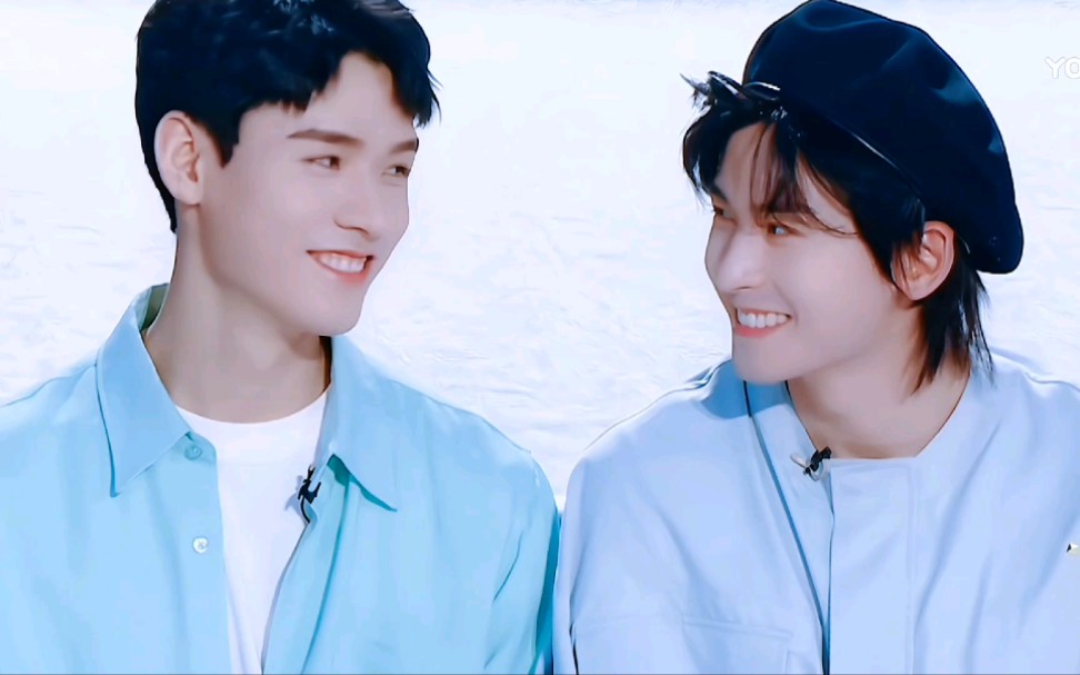 [张哲瀚 龚俊]耐人寻味的反应!看别人亲,自个着急吧!