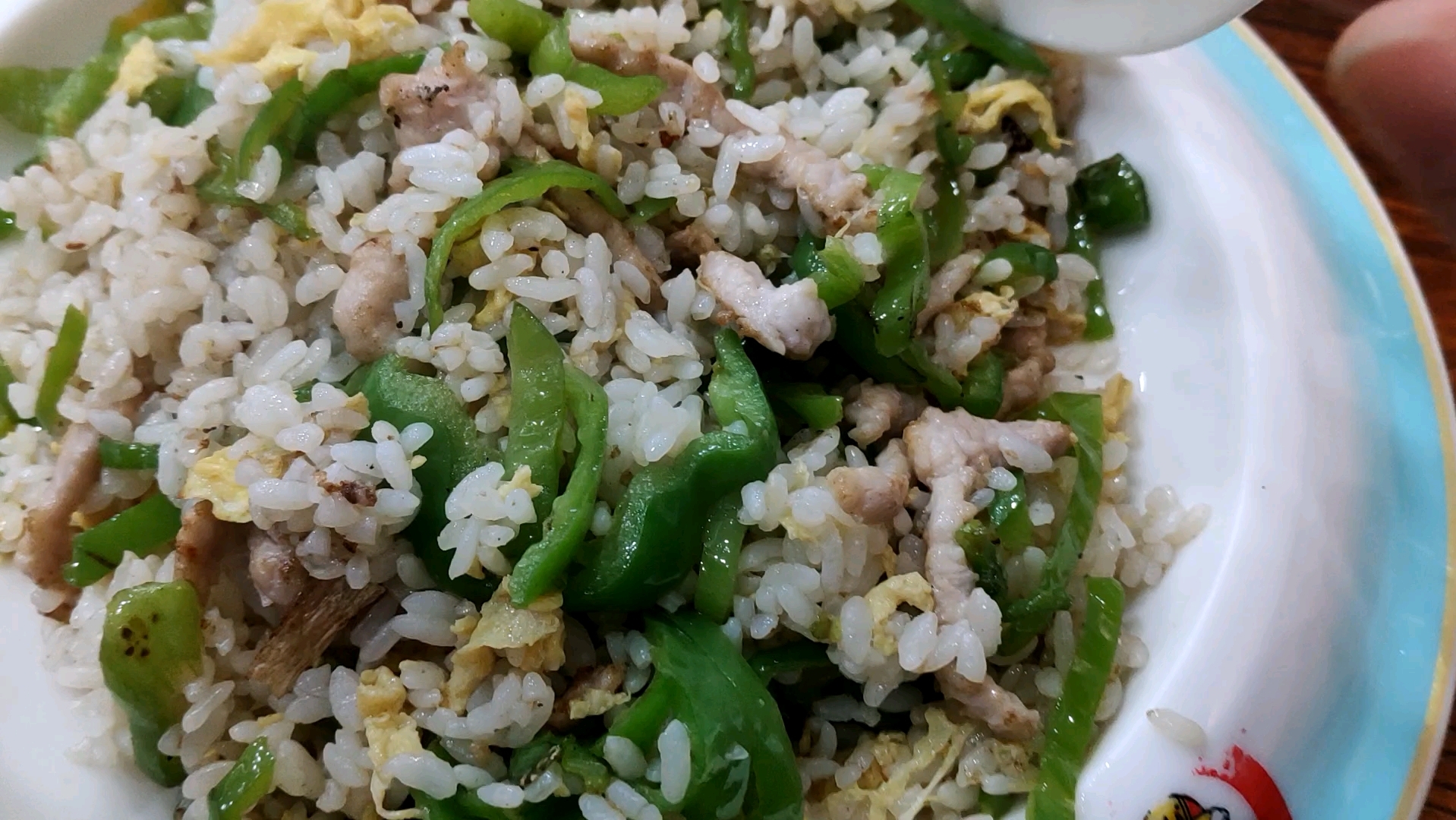 今天吃青椒炒肉蛋炒饭
