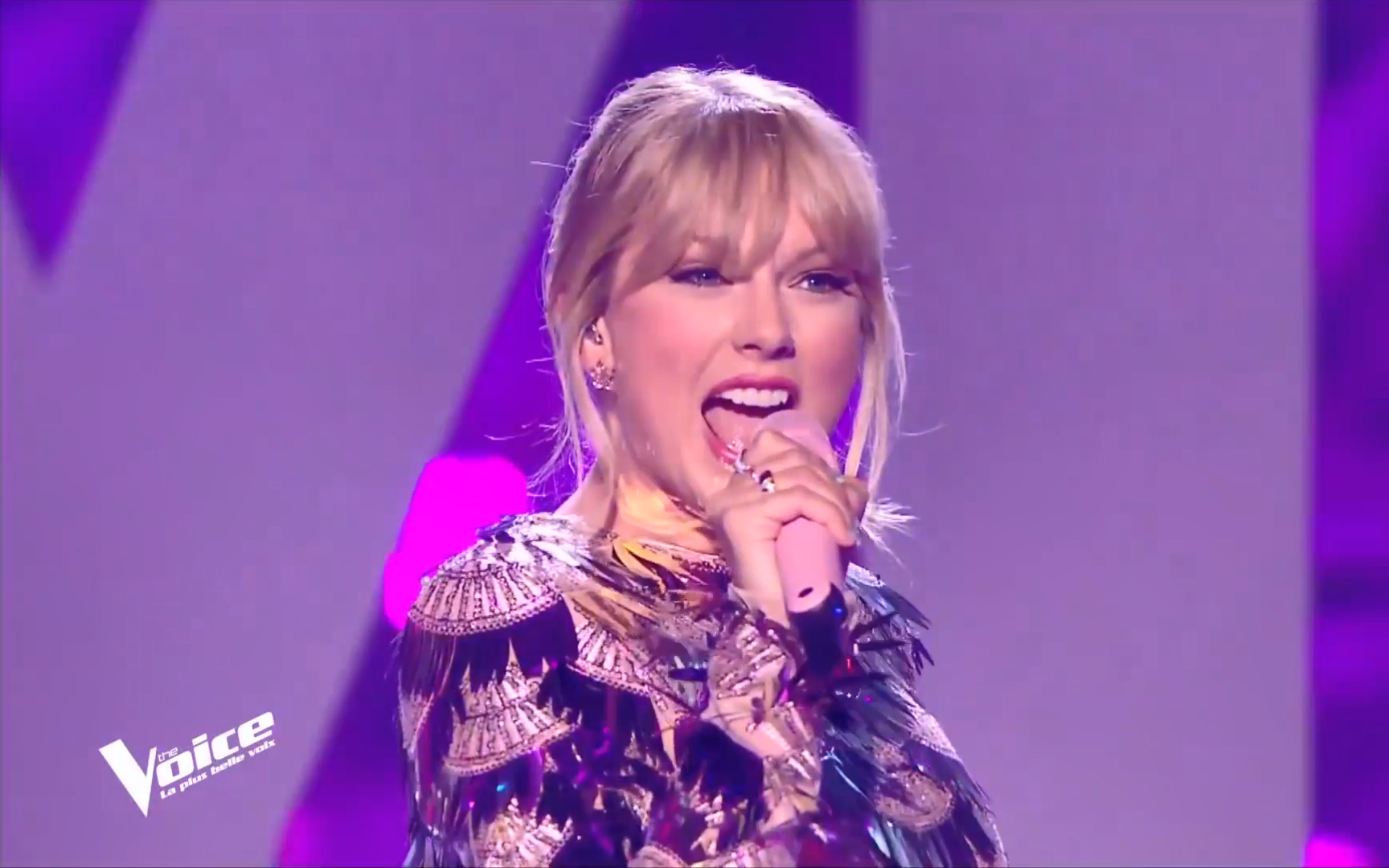 taylorswiftshakeitoffliveatfrance霉霉做客法国好声音