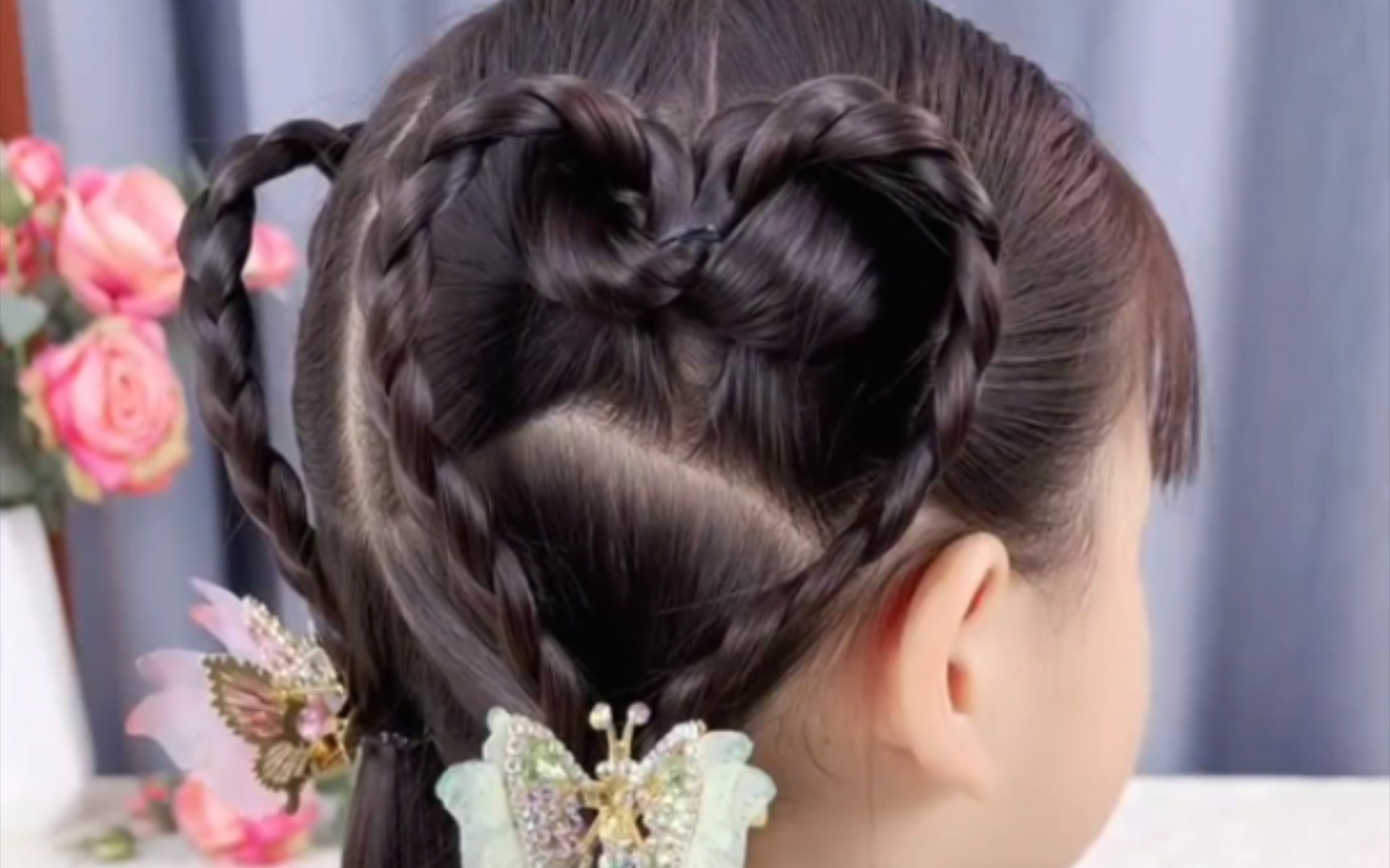 一看就会的爱心双马尾!只需要三股辫就能完成的发型!