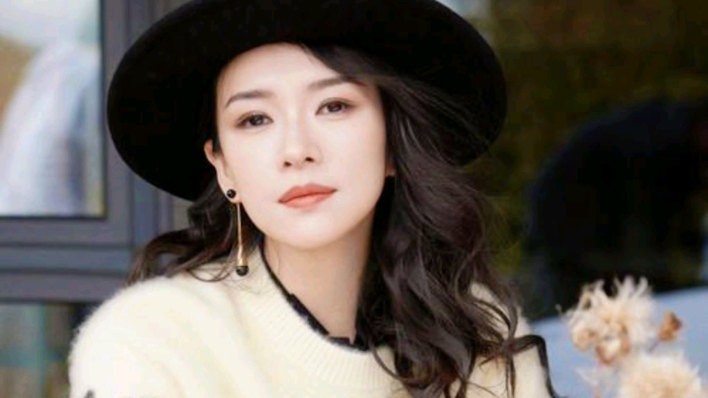 全国美女排行_中国十大绝色美女排名揭晓!她们的美丽无可挑剔