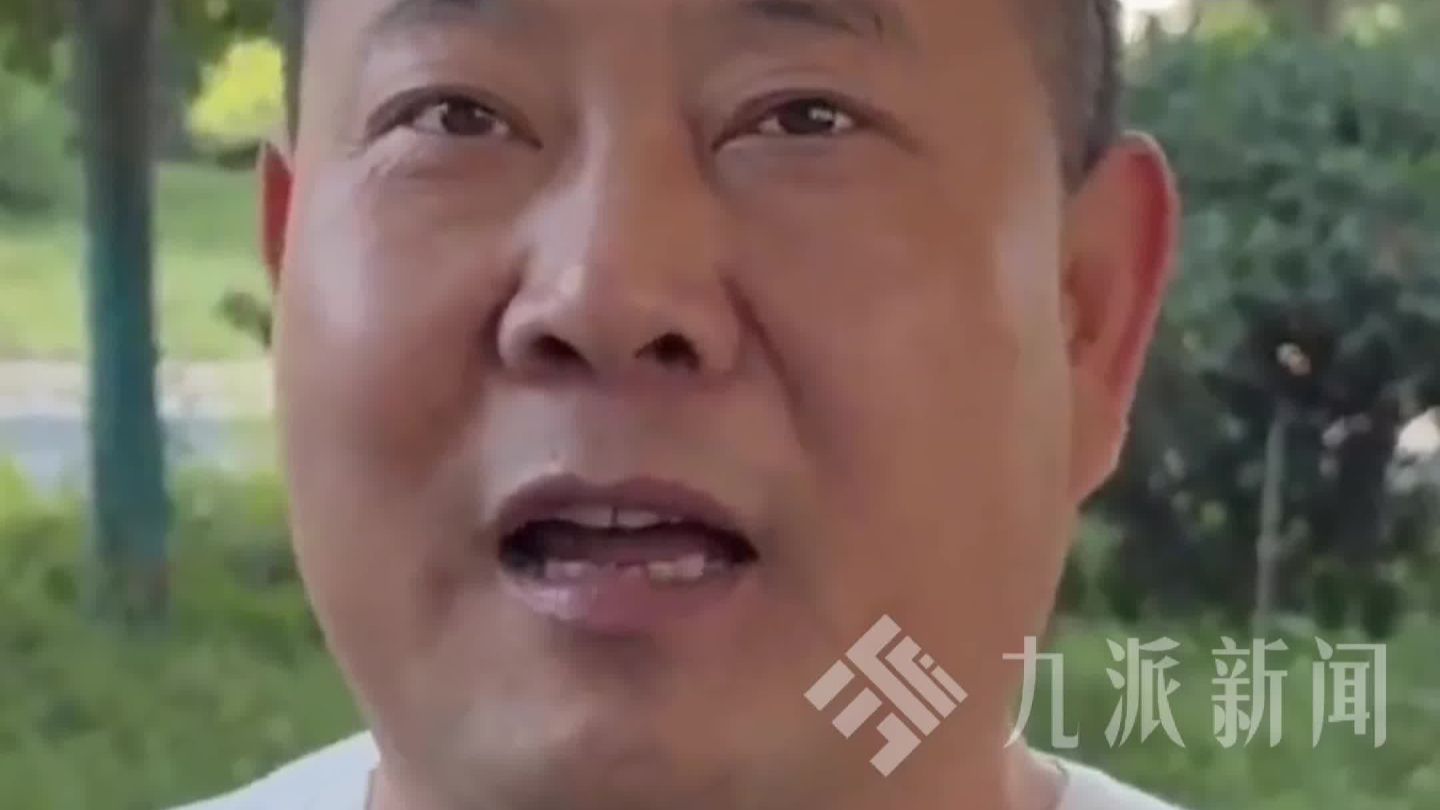 司机捡10万乘客甩1万感谢费的哥上了3次门：赚钱辛苦，但不是我的钱，我不要