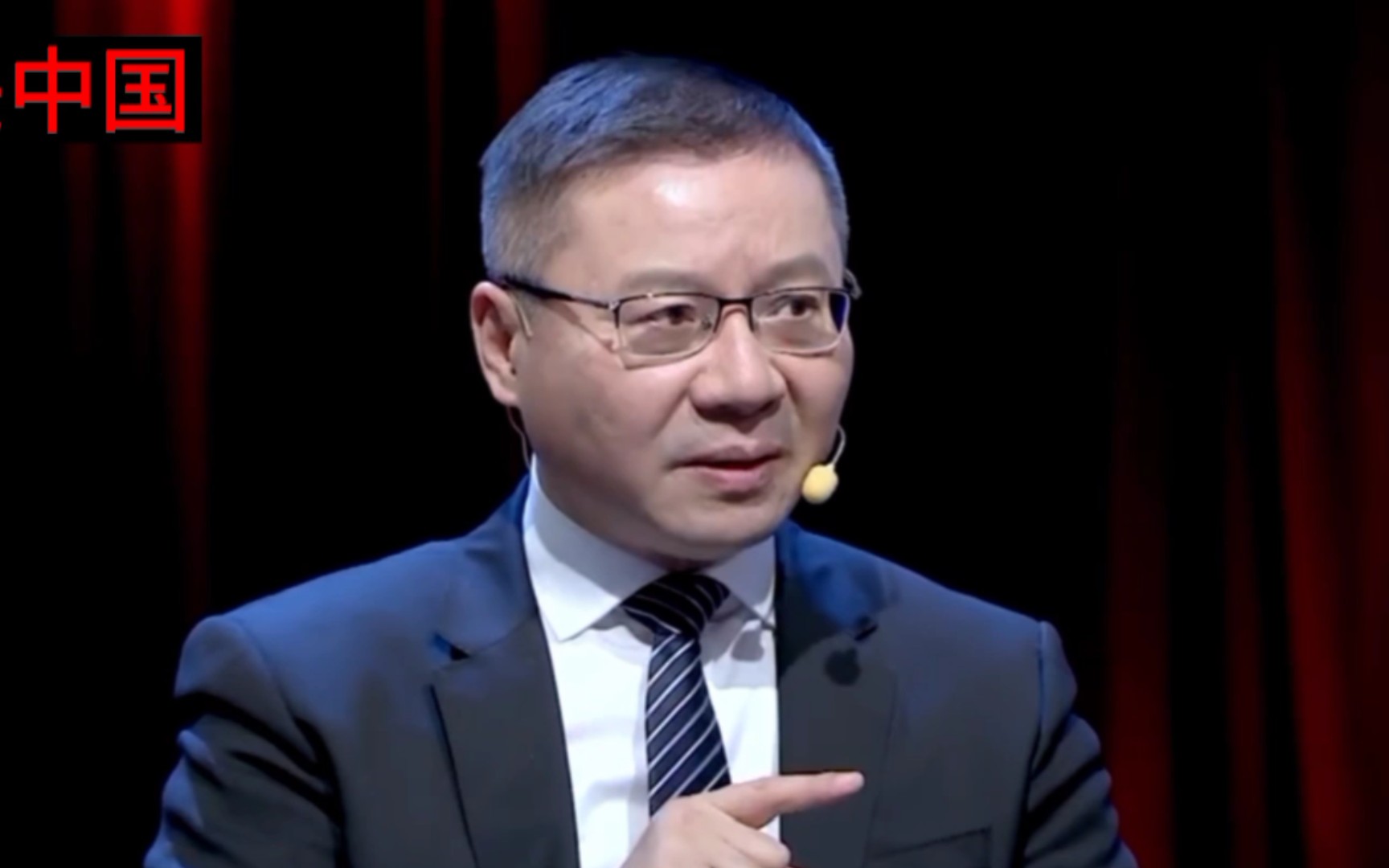 疫情爆发美国打脸打的啪啪响,张维为现场谈及笑的无比开心_哔哩哔哩