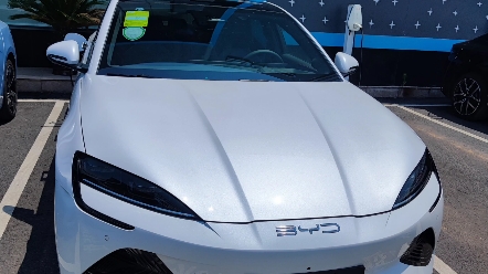 比亚迪海豹四驱冠军版青岛第一批实车到了,黑白双煞,雪豹是我的