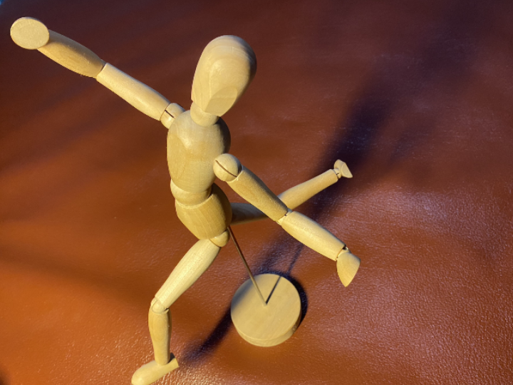 不怕摔倒的宜家小木偶