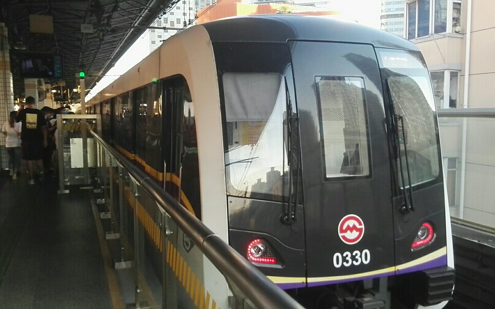 上海地铁明珠线(3号线)03a02黑包公330中山公园进站(江杨北路往上海