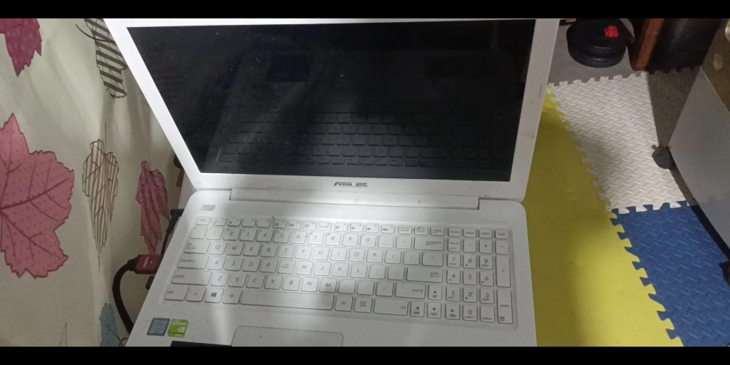 1000出华硕a556u,详细私