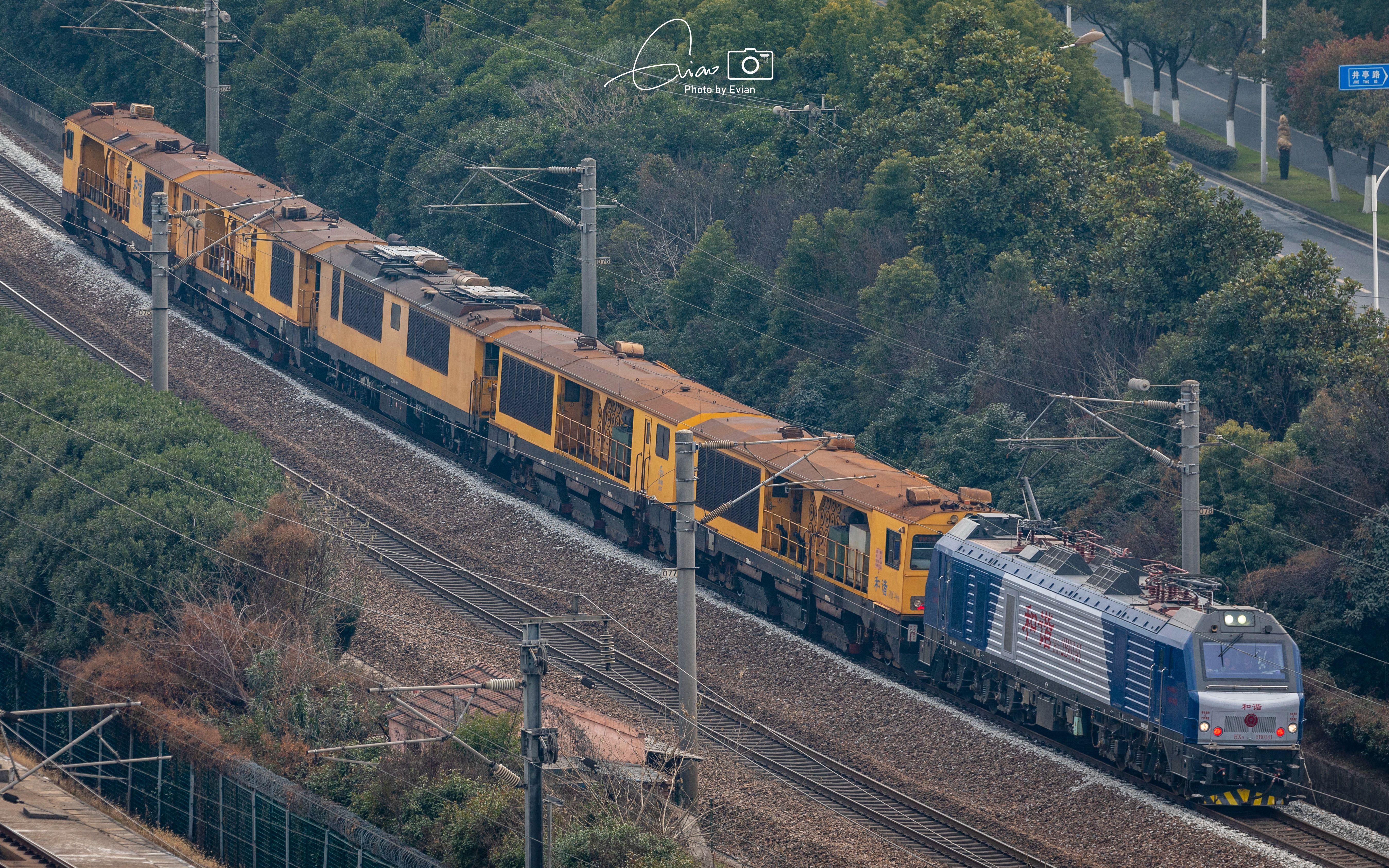 偶遇电力57862回送上海大机段10707和谐gmc-96x钢轨打磨车