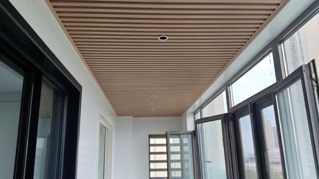 塑木型材也可以做吊顶了