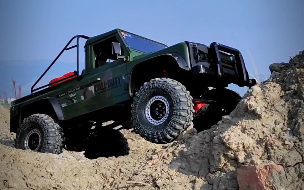 rc仿真攀爬车trx4路虎卫士皮卡