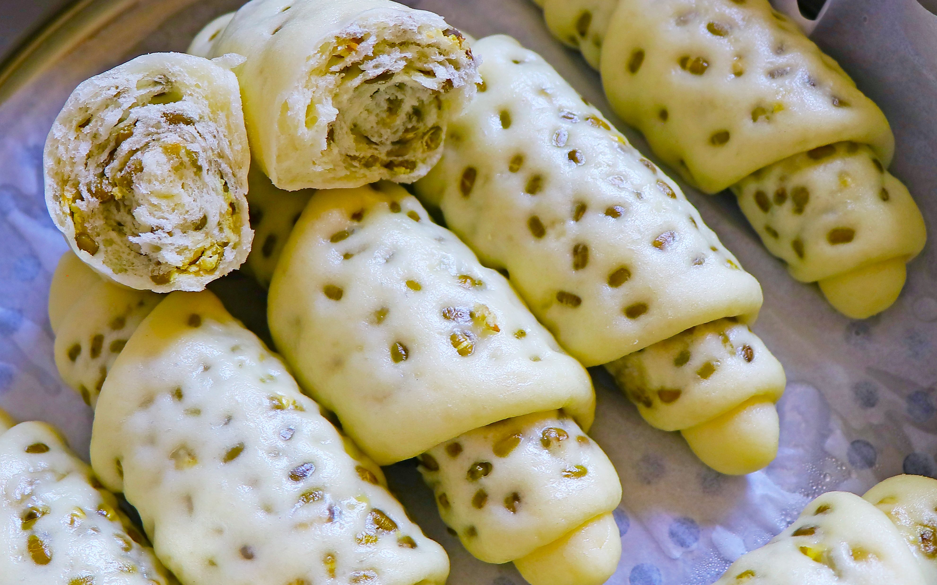 1碗绿豆,3勺面粉,教你做绿豆卷,清甜解暑松软好吃,做法超简单