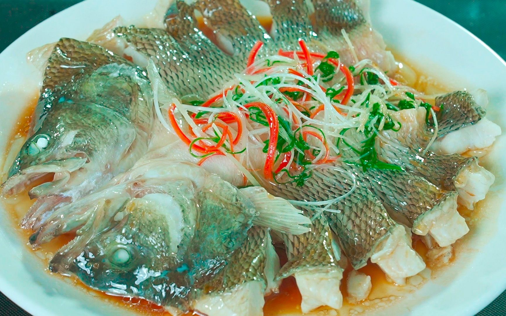 清蒸鲈鱼怎么做_清蒸鲈鱼的做法_豆果美食