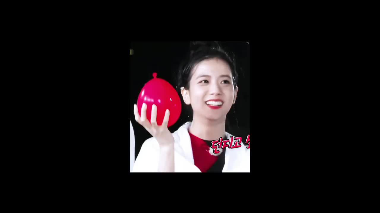 笑起来超治愈超漂亮的宝贝爱心嘴唇真的好美～#cupid #jisoo #金智秀