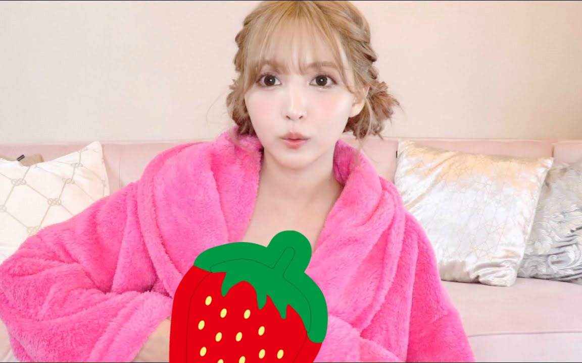 三上悠亜老师的居家泳装分享