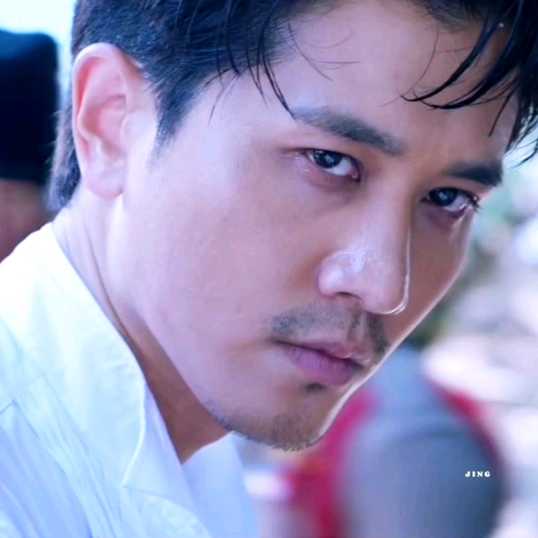 「阳光之下」彭冠英,这时的他像一个困兽,如果他看到小武笑的那么开心