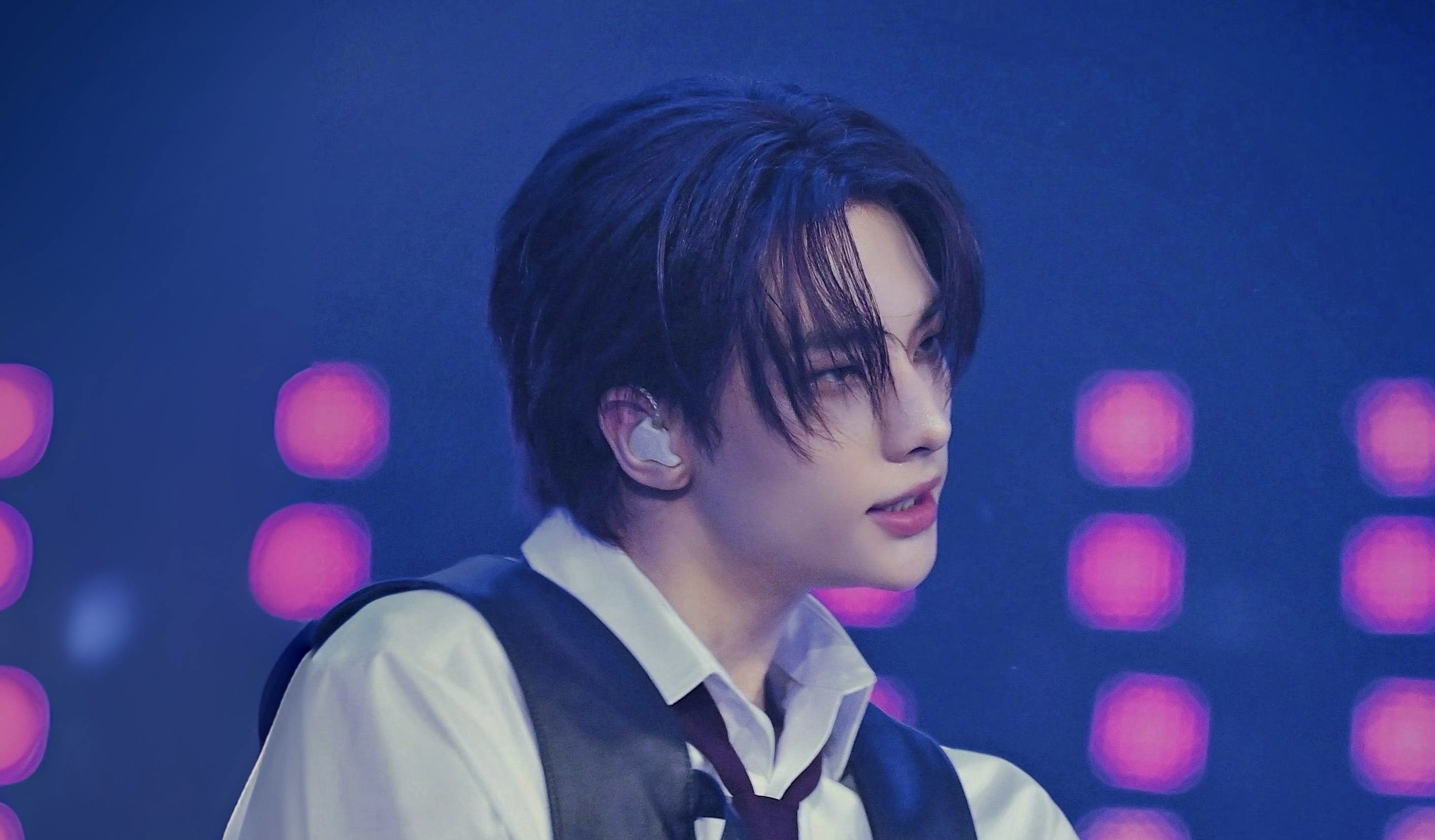 黄铉辰 sbs歌谣大战全场舞台4k直拍