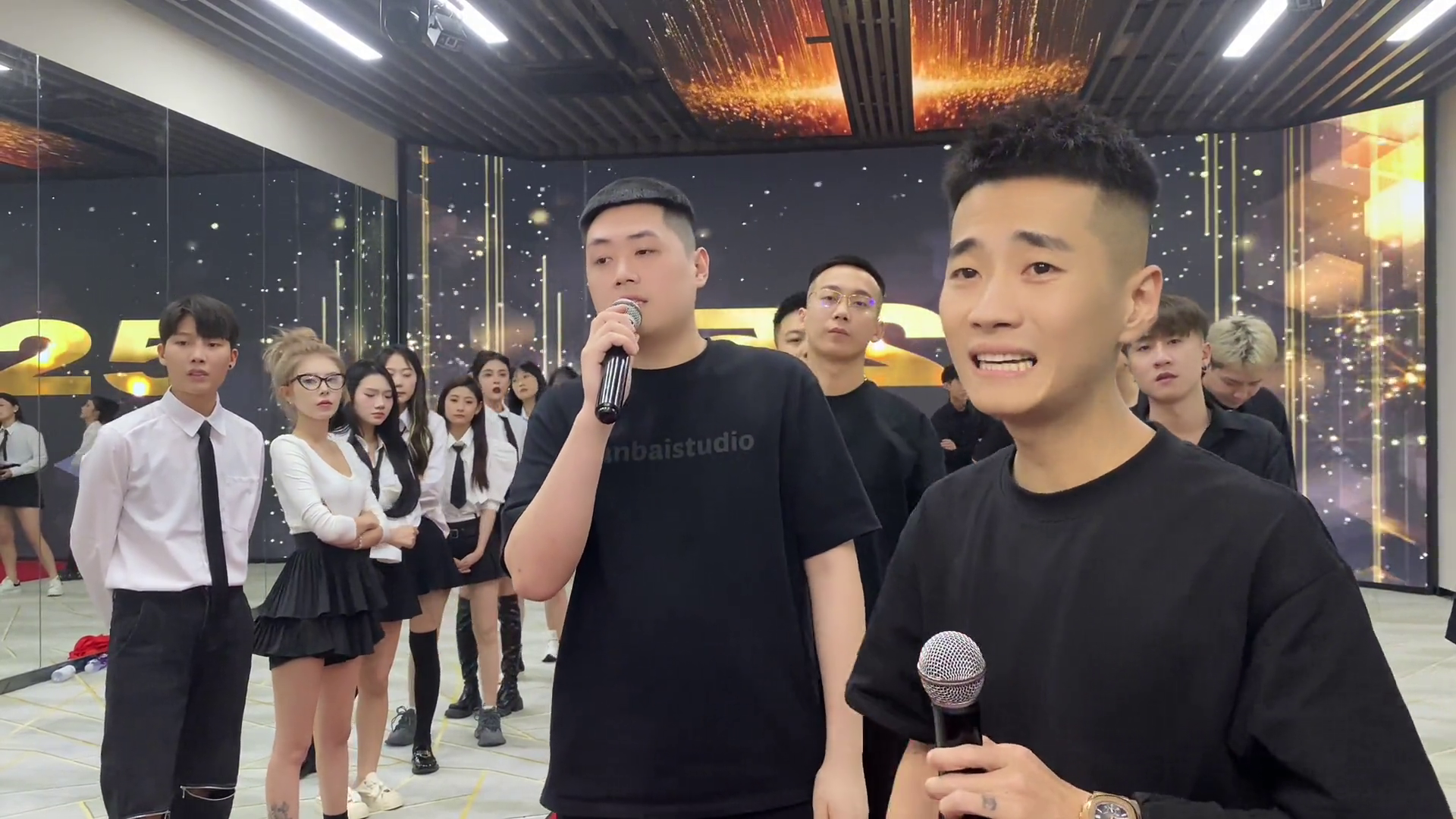 男团歌曲刘叉叉团队叉家直播回放歌曲