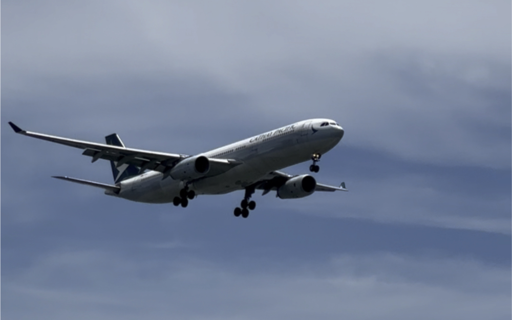 国泰航空a330-300降落厦门高崎机场(原声)