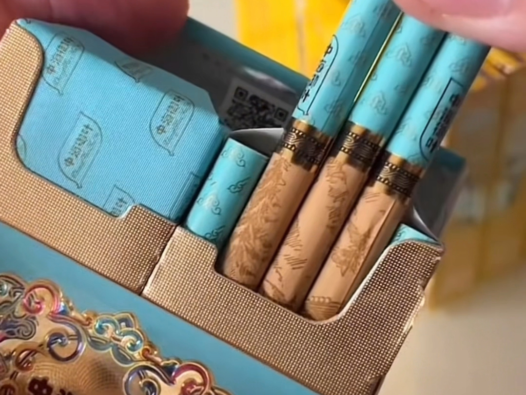 泰山中海御叶,雪茄烟,蒂芙尼蓝色配色很好看,高级感拉满,很柔很香