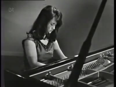 [图]【钢琴/阿格里奇】李斯特 音乐会练习曲“轻盈”Liszt, La leggerezza, Martha Argerich 1966