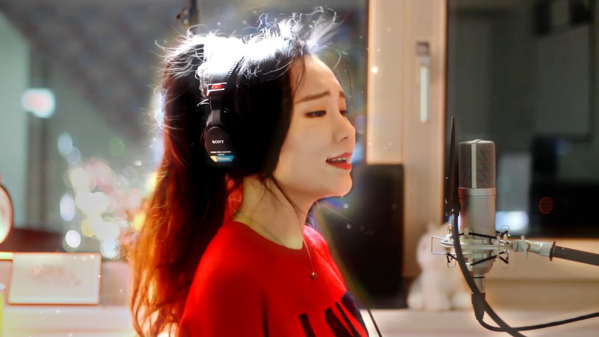 那个红色高马尾的女人来了