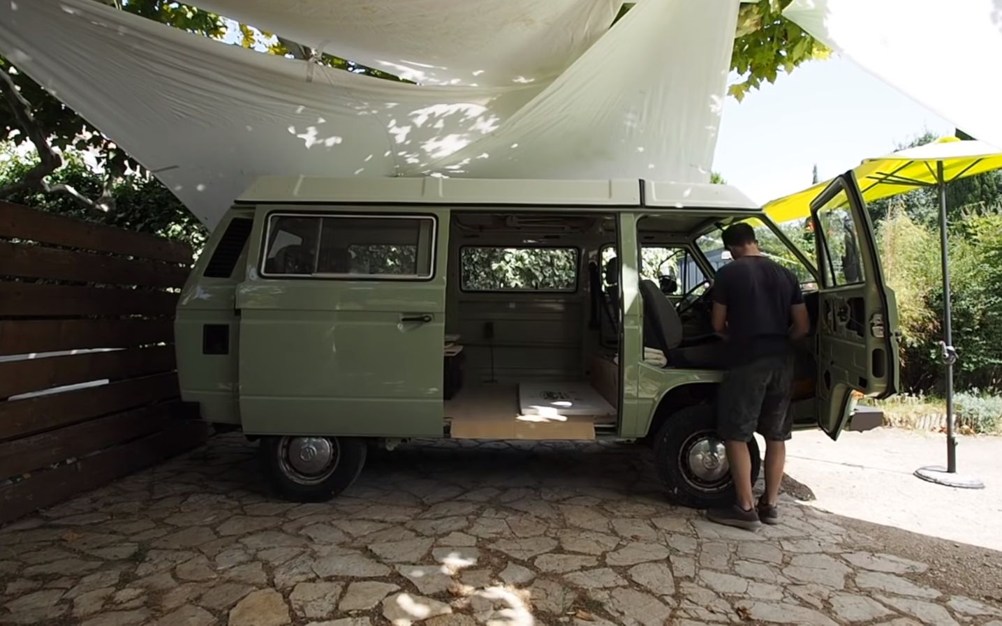 能工巧匠翻新改装大众t3 4x4升顶露营车(机翻)