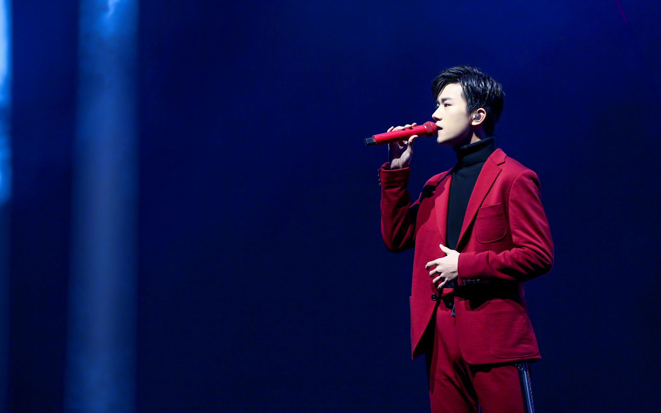 易烊千玺-nova4发布会-演唱nothing to lose