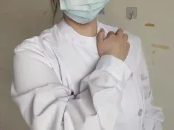 Video herunterladen: 脱掉护士服 谁还不是个小萝莉了