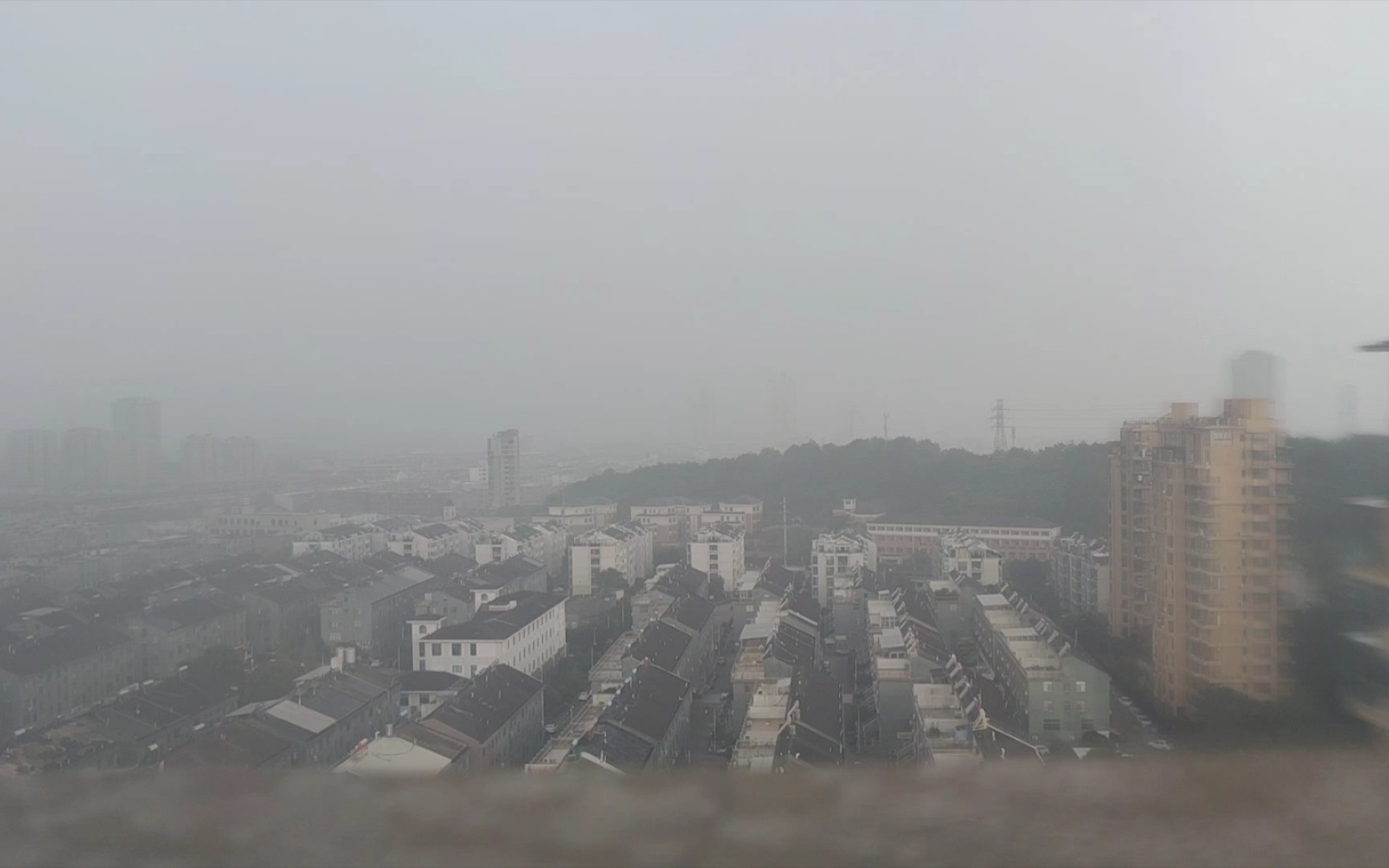 [图]2022年7月8日，记录一次雷阵雨