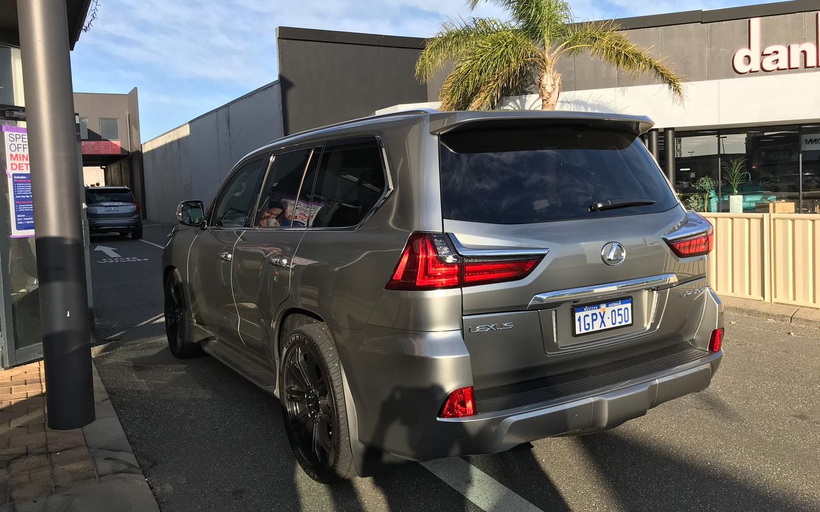 雷克萨斯lx450d柴油版 喀山到店实拍