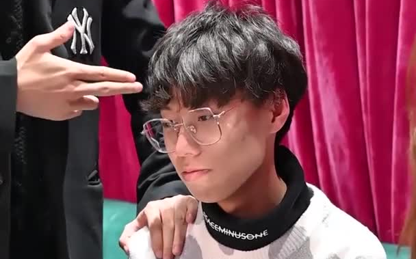 线挑战马小跳拍照写真男扮女装马小跳的快乐生活