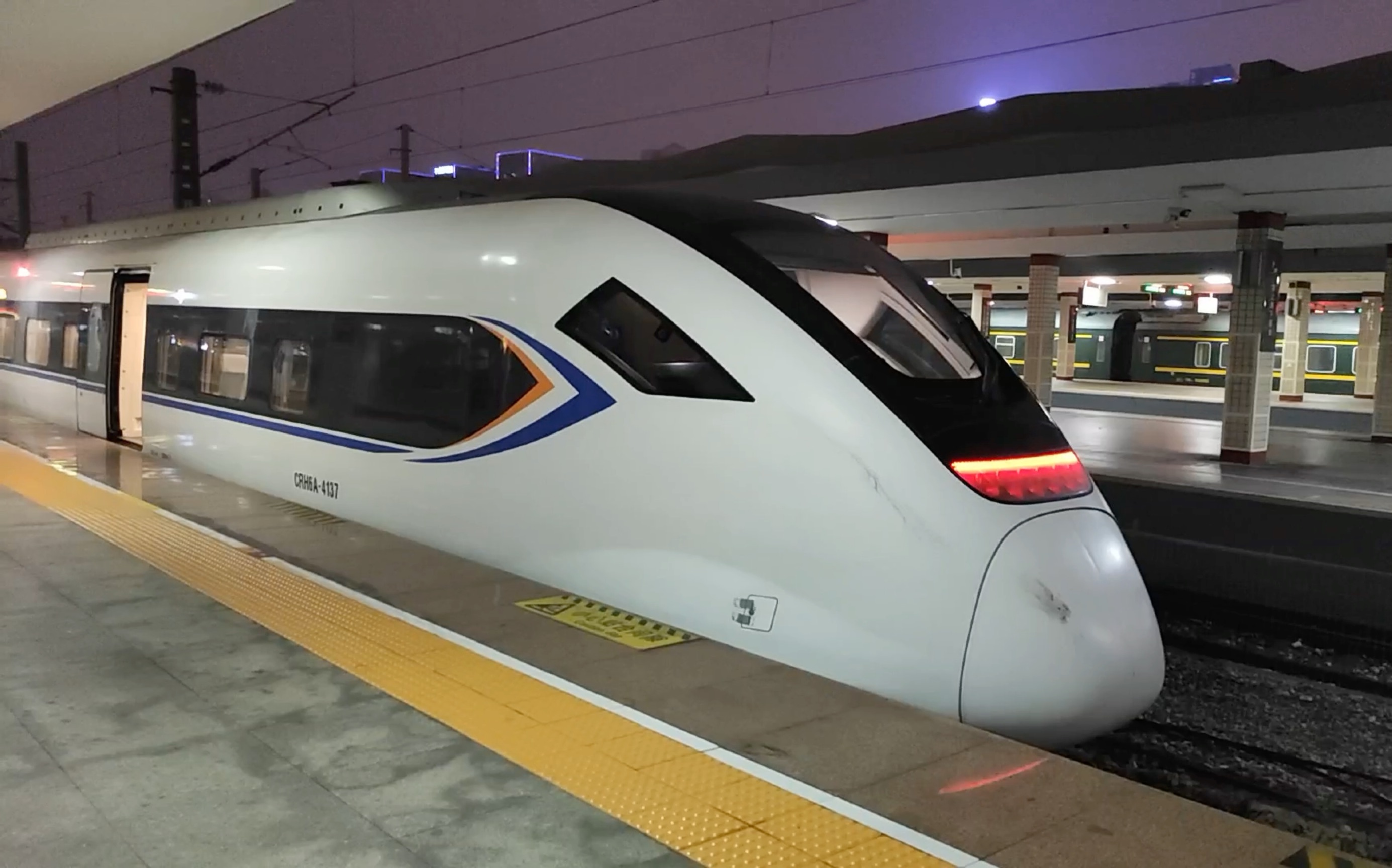 crh6a一等座复兴号内饰高配版城际列车的一等座体验