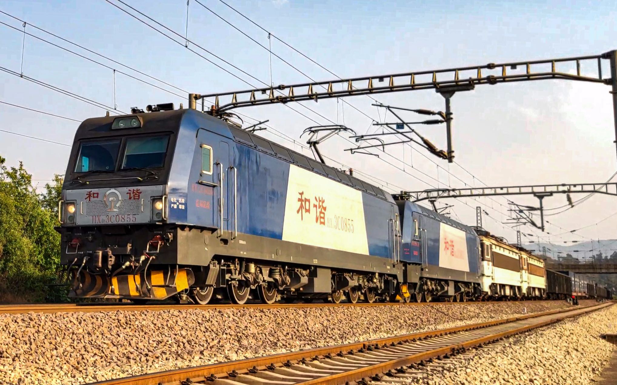 昆玉河线 双机hxd3c回送双机ss3 货物列车_哔哩哔哩_bilibili