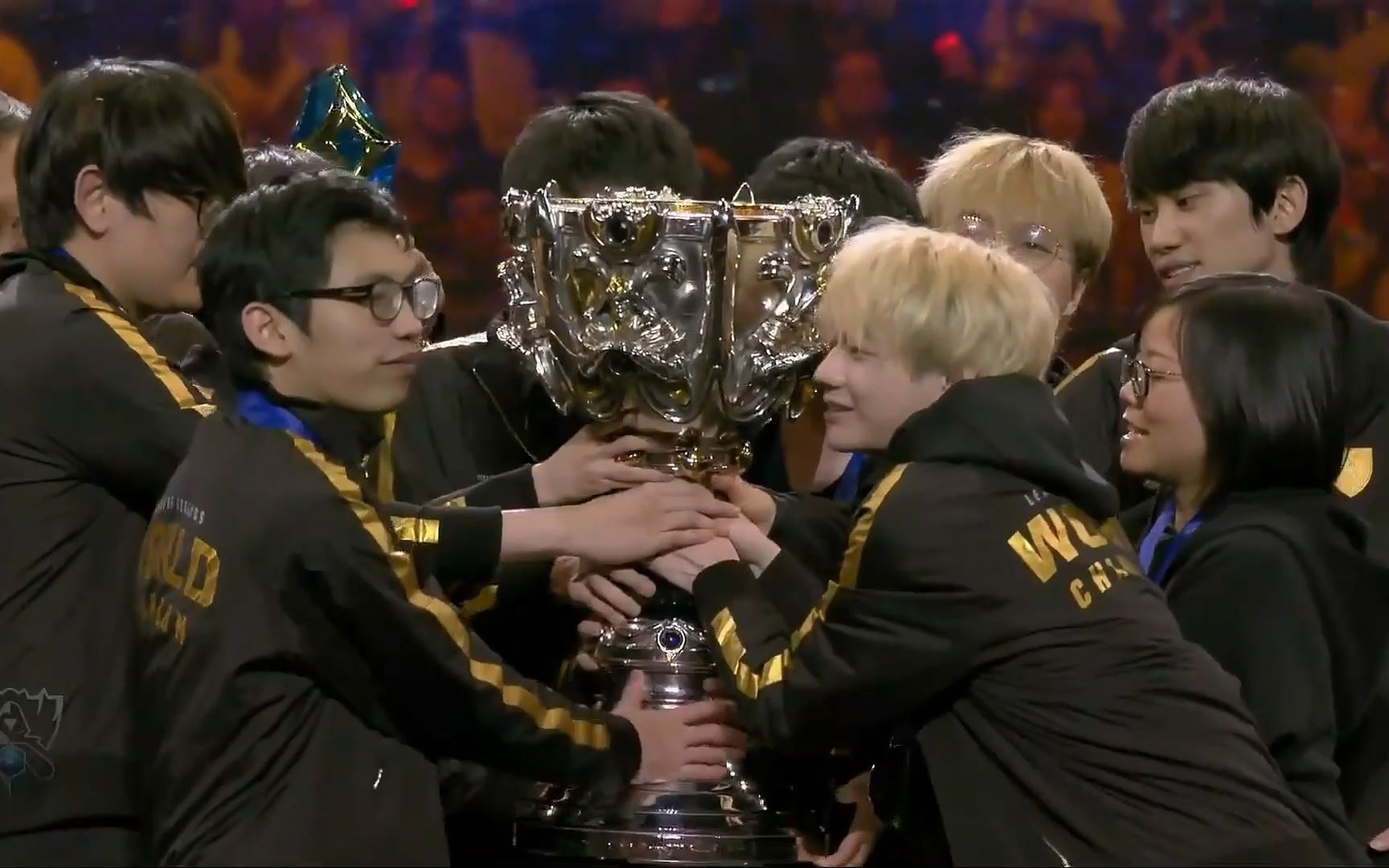 fpx 小凤凰捧杯_哔哩哔哩_bilibili