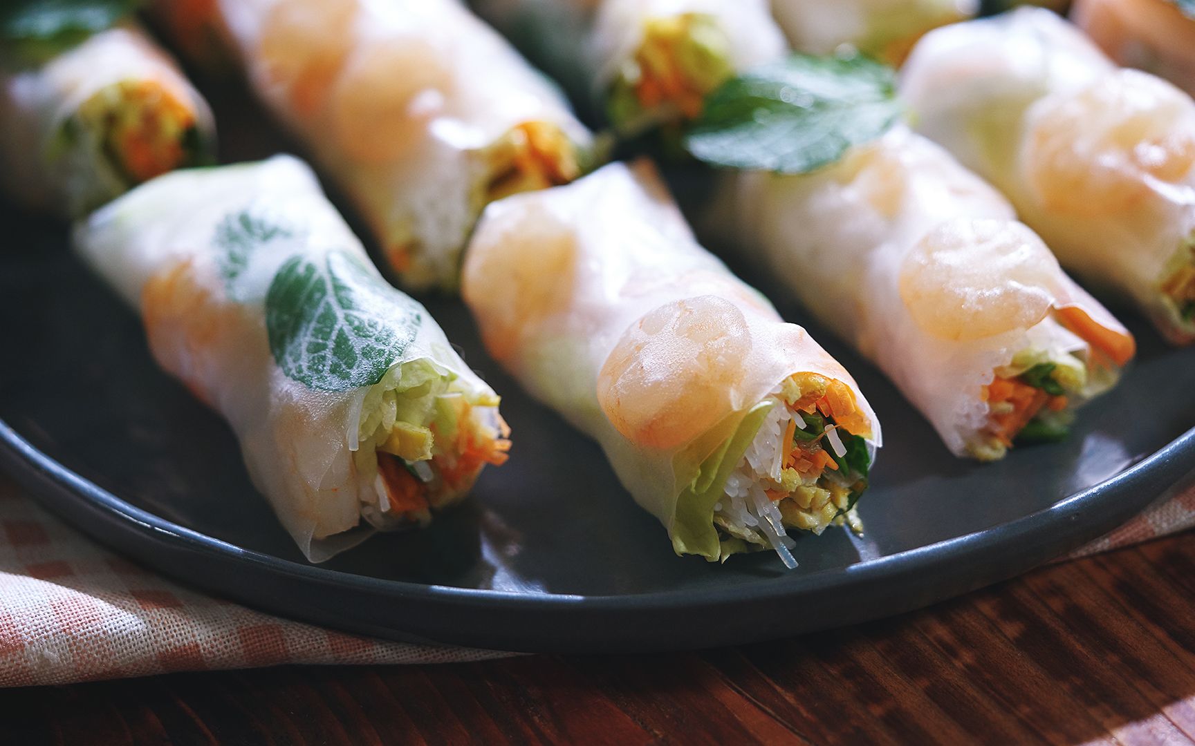 小吃要不要】 在越南和中国麻辣烫一样有地位 越南路边小吃 越南春卷