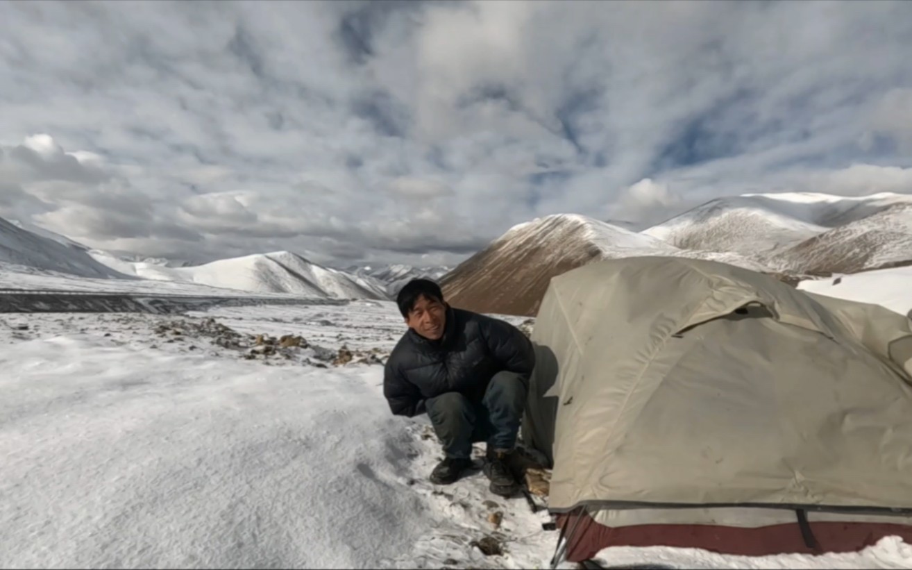 [图]在5千多米海拔高原野外睡了一夜冰天雪地到处都是雪很冷熬过来了