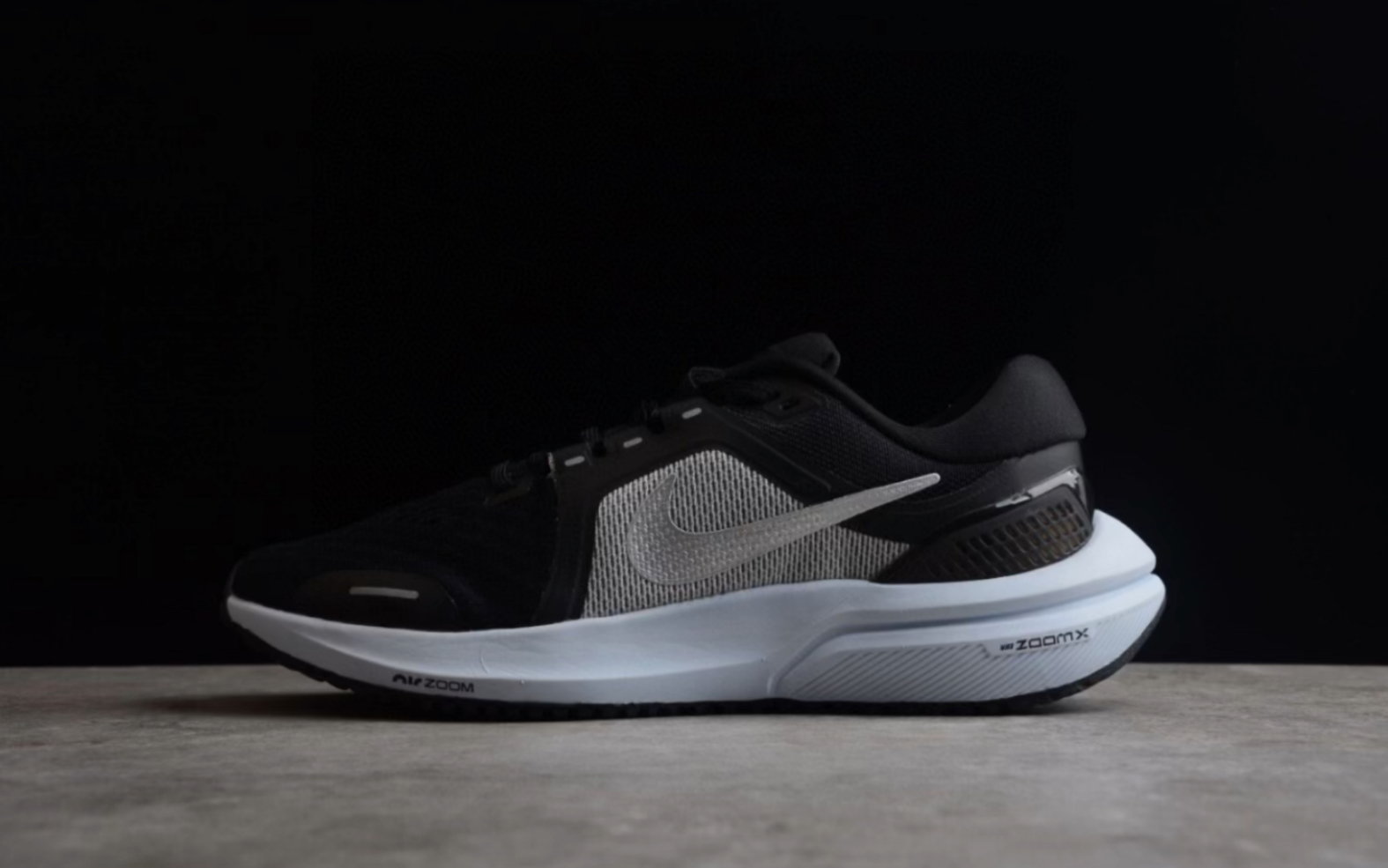 耐克登月 nike air zoom vomero 16 黑灰网面训练跑鞋货号da7245-003