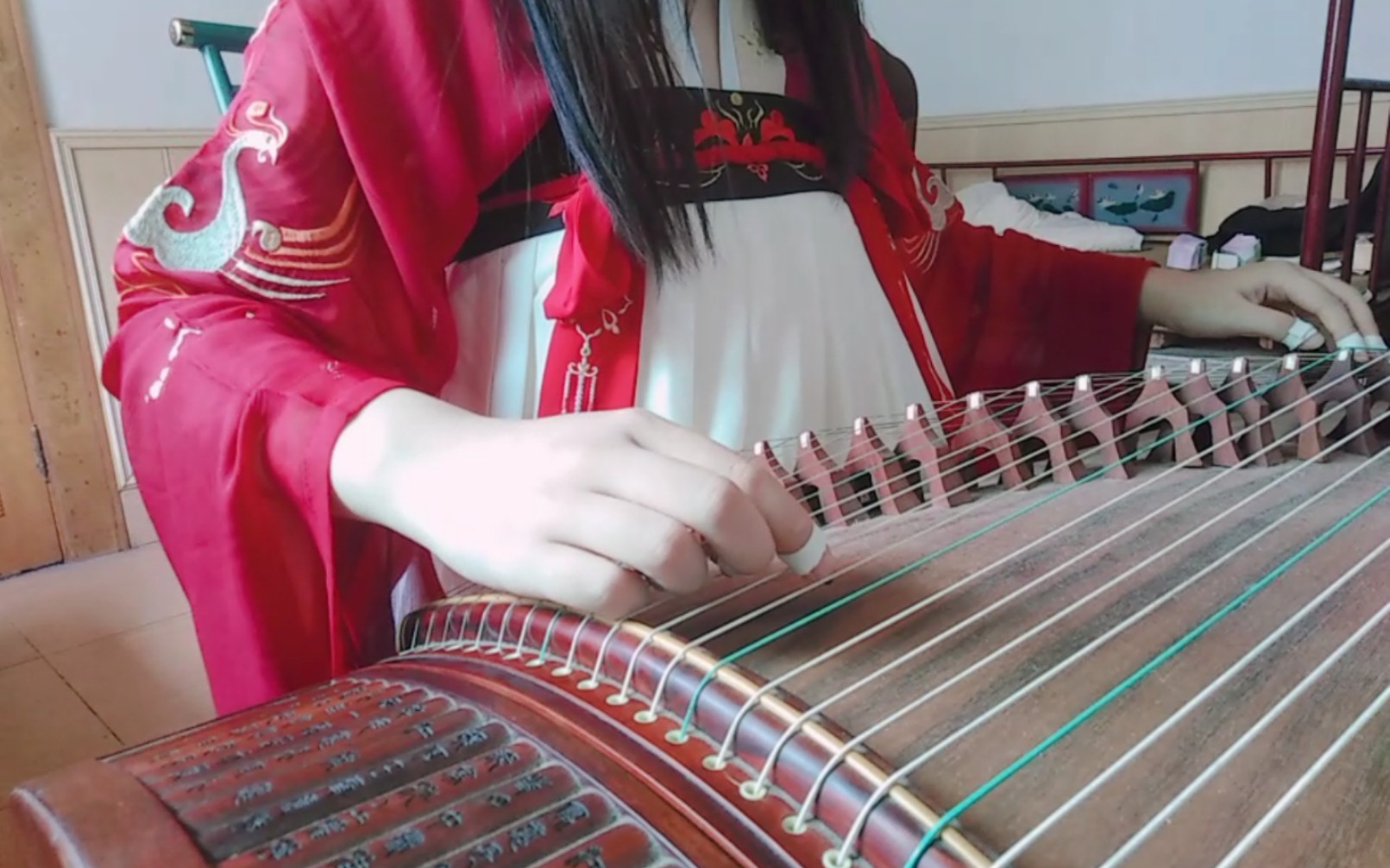 【古筝】人间不值得‖兜兜转转八十一难 我们走着看【邵明明】古筝版