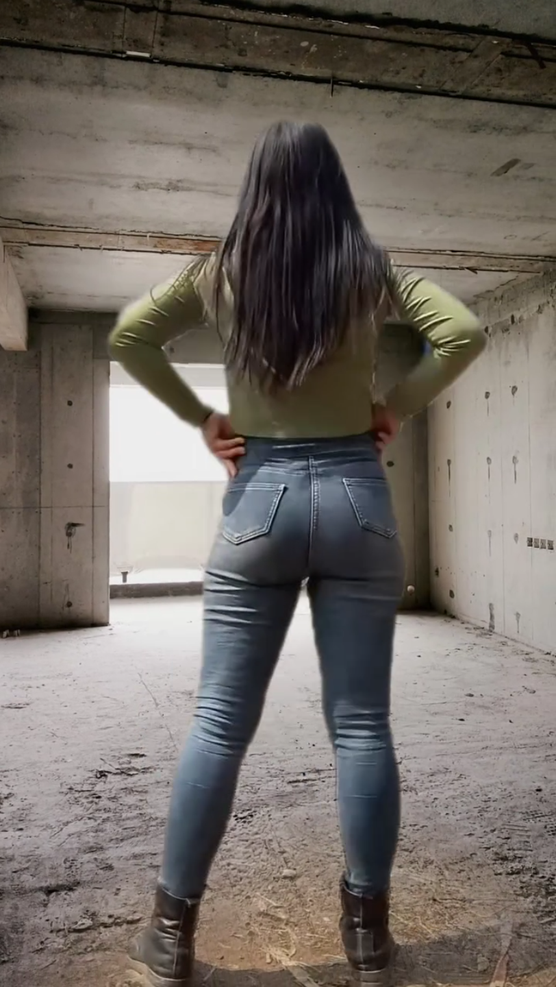 紧身牛仔裤 #背影小姐姐 #背影女神